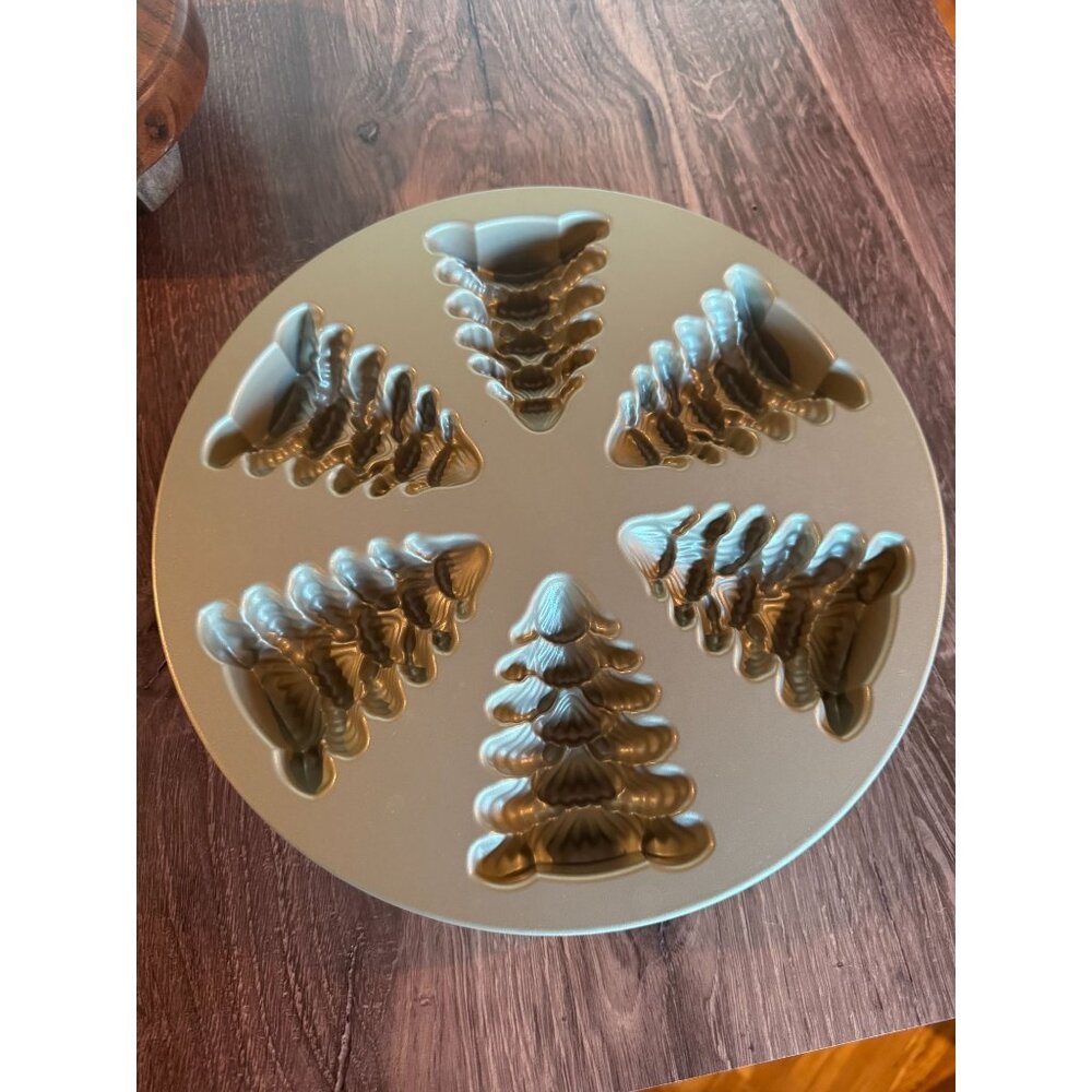 Nordicware‎ Evergreen Trees Cakelet Pan